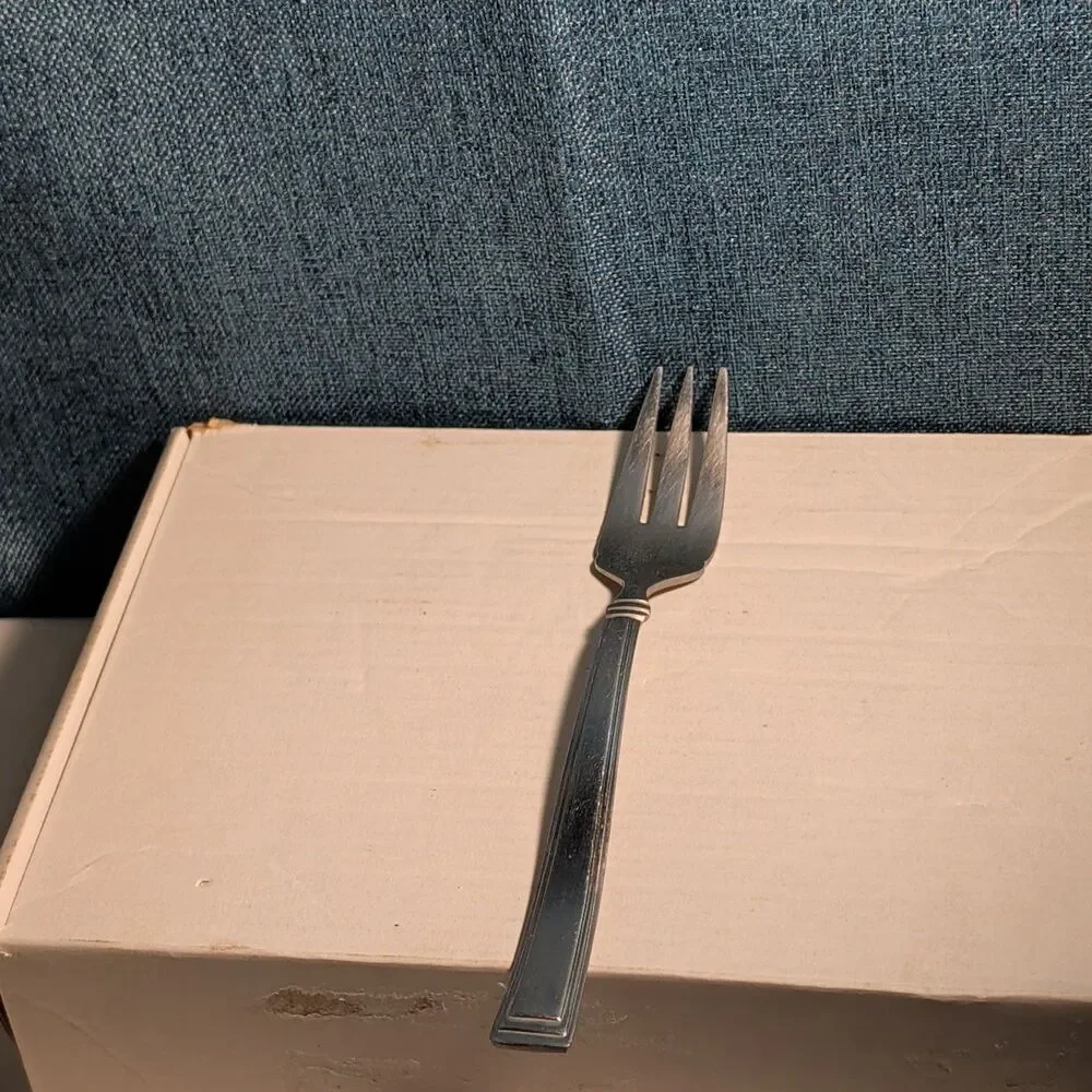 Set of 4 Hampton Silversmiths PORTFOLIO Glossy Salad Forks | 18/0 Stainless 208